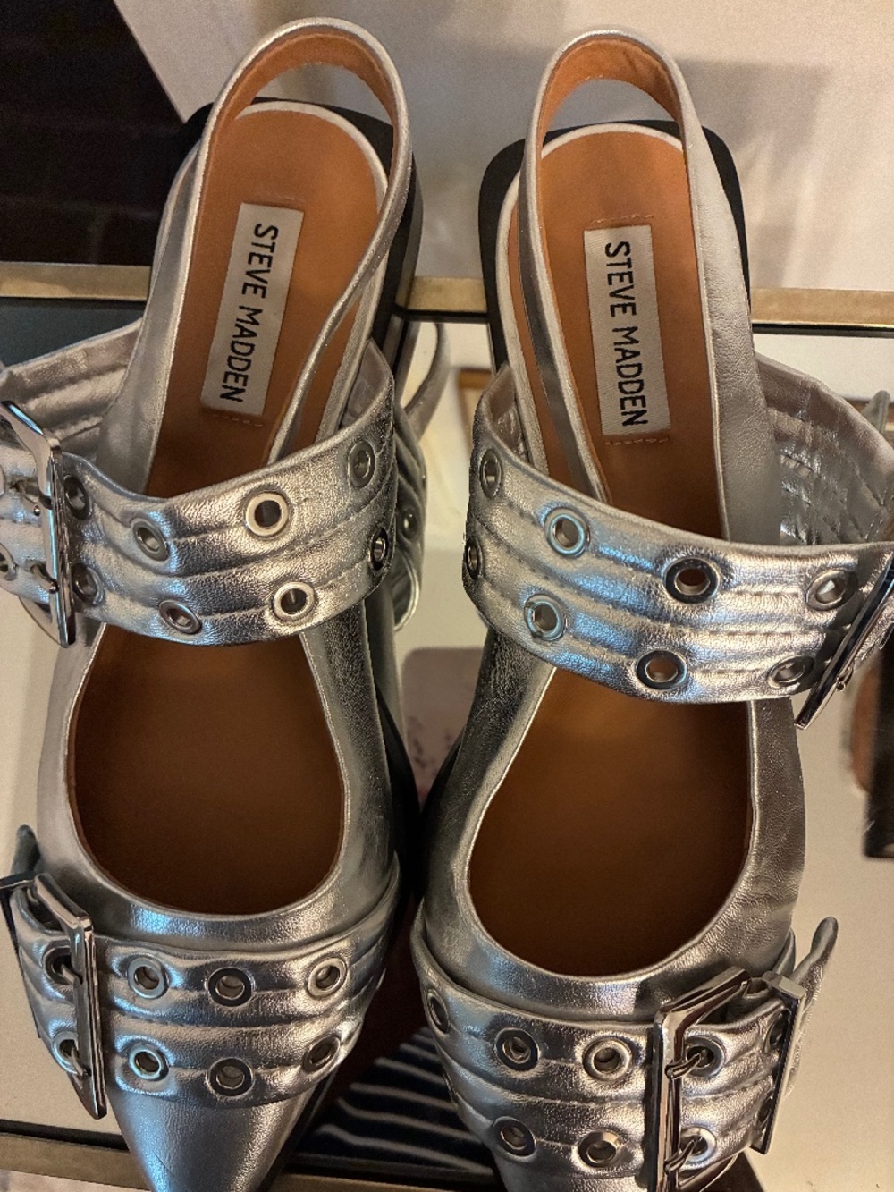 Steve Madden Graya Flats in Sliver Size 9M